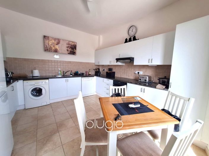Image No.6-2 Bed Townhouse for sale