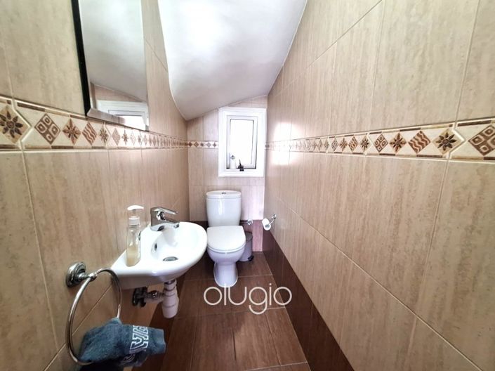 Image No.7-2 Bed Townhouse for sale