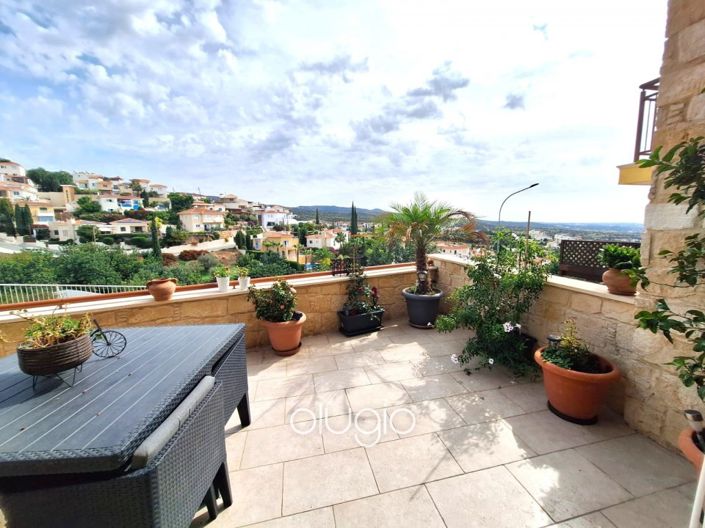 Image No.8-2 Bed Townhouse for sale