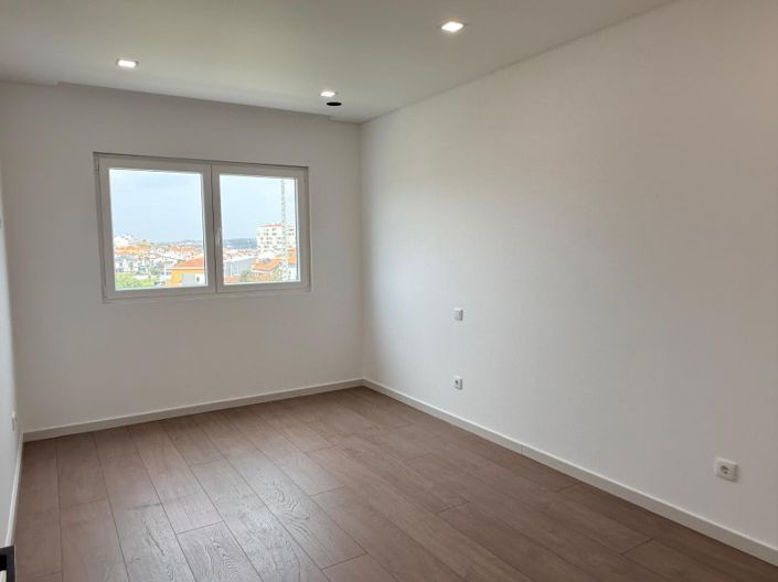 Image No.21-4 Bed Penthouse for sale