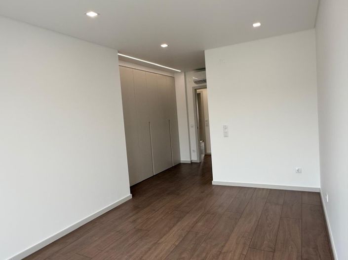 Image No.22-4 Bed Penthouse for sale