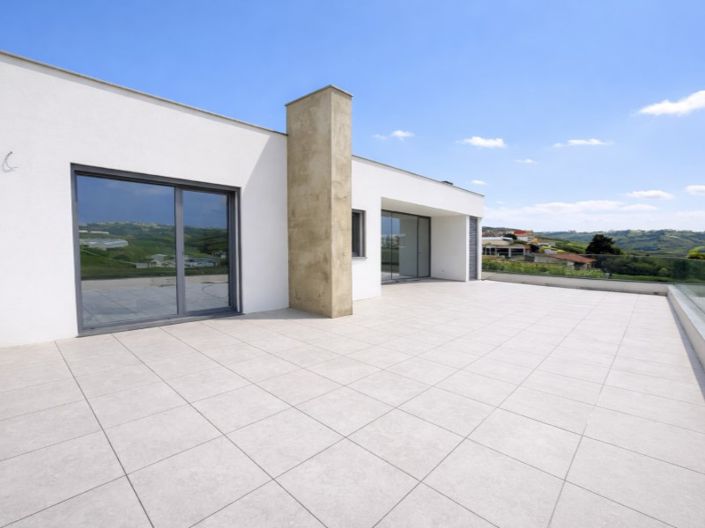 Image No.24-4 Bed Penthouse for sale
