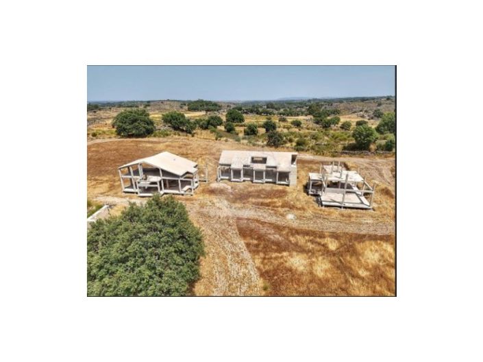 Image No.5-9 Bed Farmhouse for sale