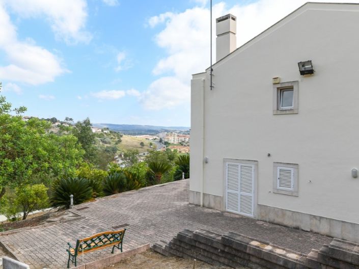 Image No.20-9 Bed House for sale