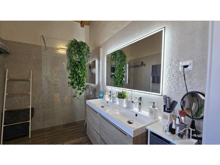 Image No.14-3 Bed House for sale