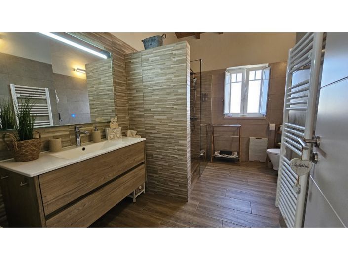 Image No.17-3 Bed House for sale