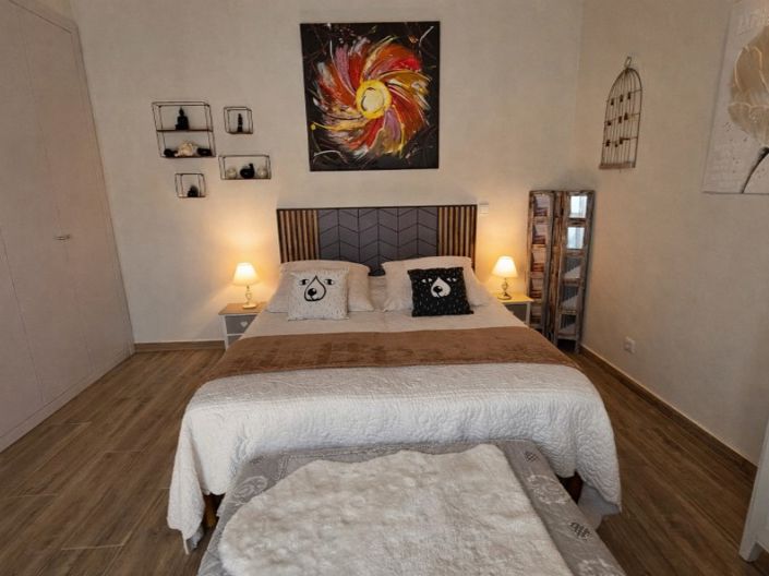 Image No.19-3 Bed House for sale