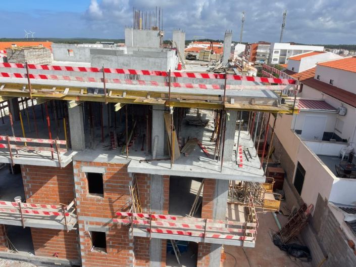 Image No.27-3 Bed Apartment for sale