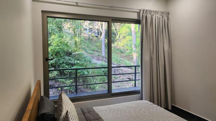 Image No.17-12 Bed Hotel for sale