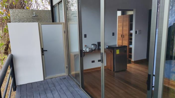 Image No.30-12 Bed Hotel for sale