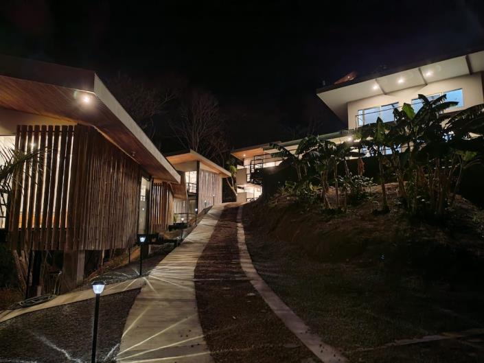 Image No.47-12 Bed Hotel for sale