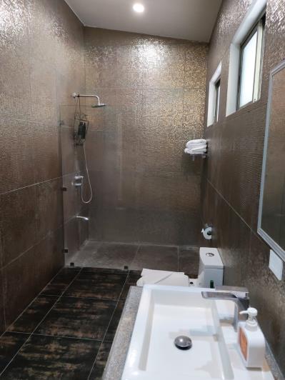 Image No.60-12 Bed Hotel for sale