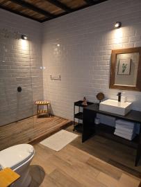Dome-big-bathroom-1