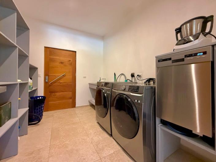 Image No.11-2 Bed House for sale