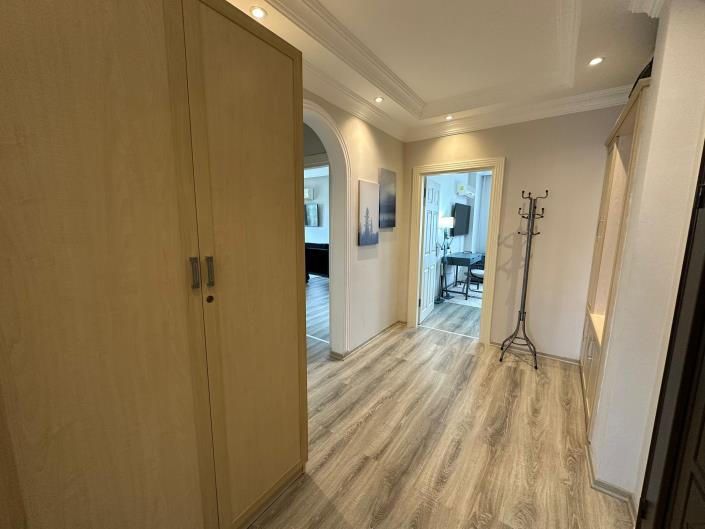 Image No.20-3 Bed Apartment for sale