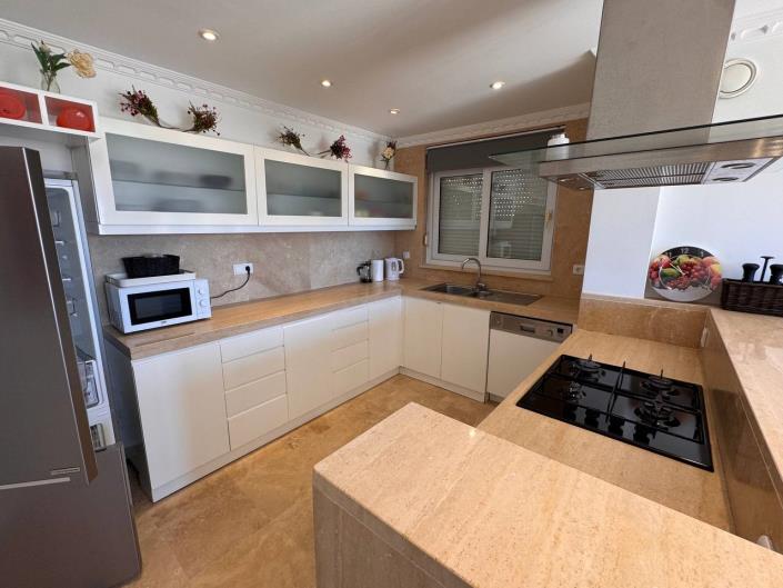 Image No.5-6 Bed Village House for sale