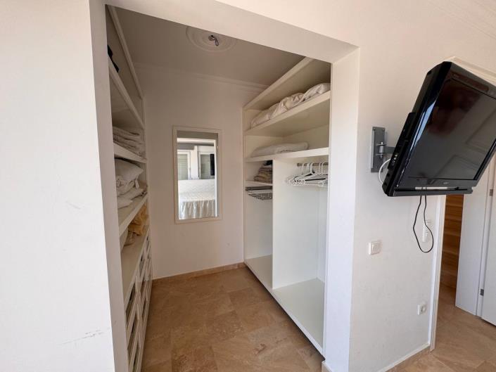 Image No.9-6 Bed Village House for sale