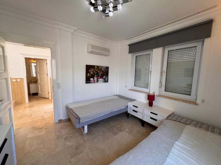 Image No.17-6 Bed Village House for sale