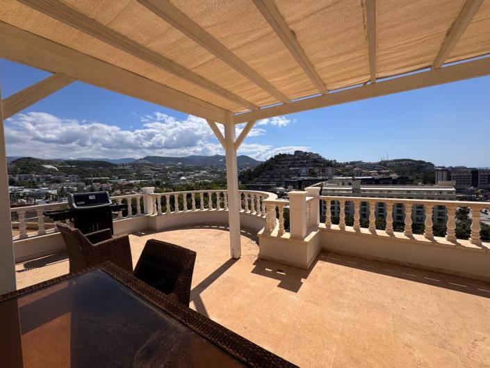 Image No.20-6 Bed Village House for sale