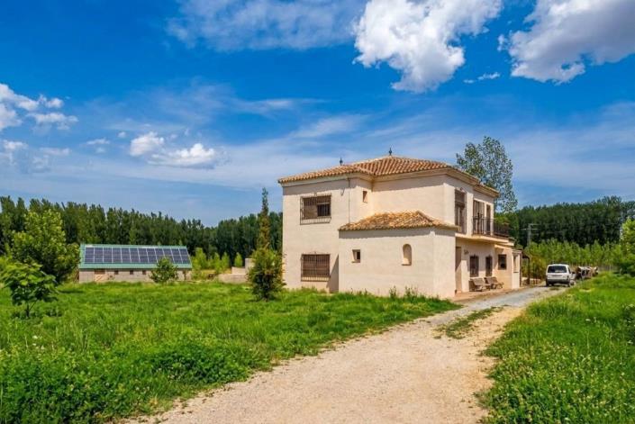 Image No.26-7 Bed Country House for sale