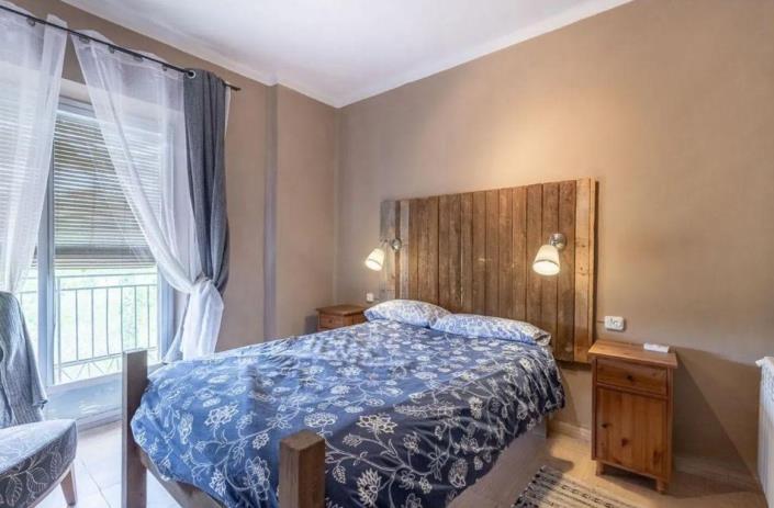 Image No.18-7 Bed Country House for sale