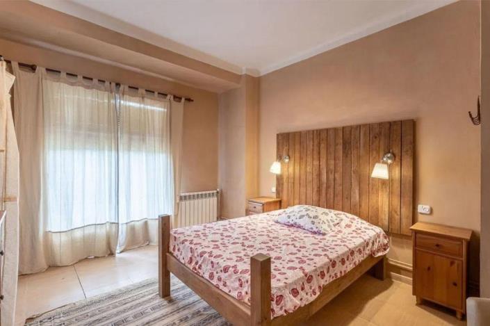 Image No.19-7 Bed Country House for sale