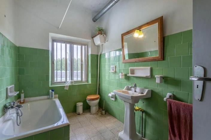 Image No.23-7 Bed Country House for sale