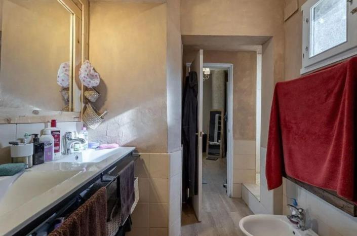 Image No.24-7 Bed Country House for sale