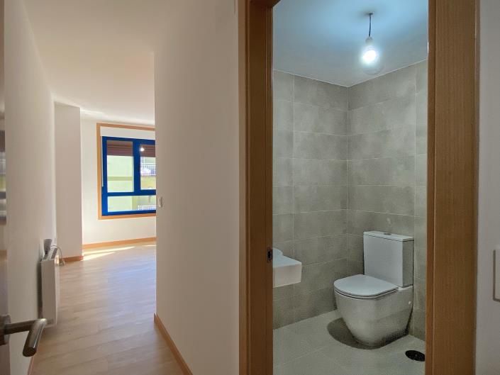 Image No.18-2 Bed Apartment for sale