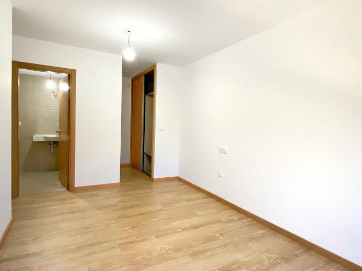 Image No.25-2 Bed Apartment for sale