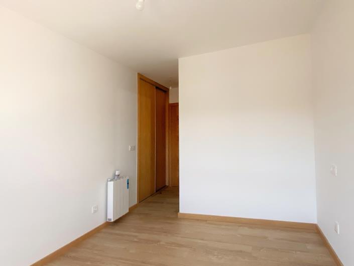 Image No.20-2 Bed Apartment for sale