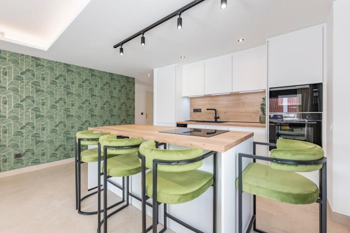 Image No.9-3 Bed Apartment for sale