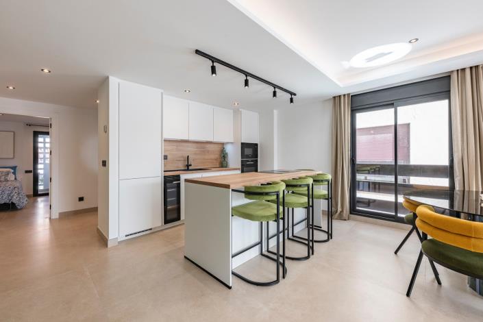 Image No.20-3 Bed Apartment for sale