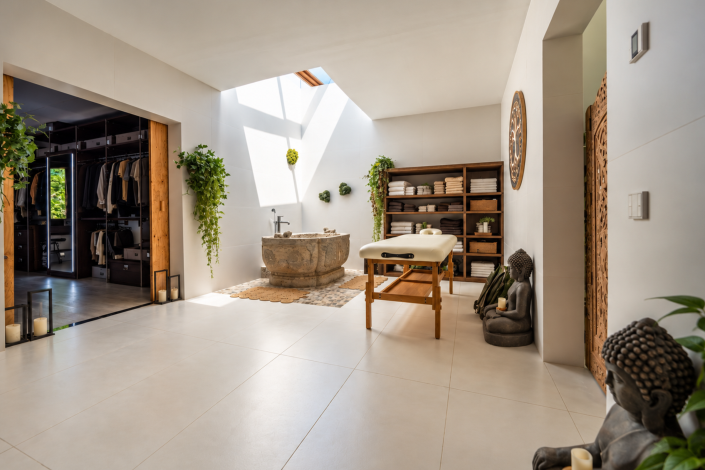 Image No.5-5 Bed Villa / Detached for sale