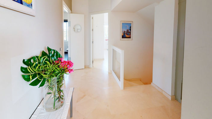 Image No.20-7 Bed Villa for sale