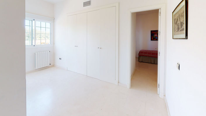 Image No.22-7 Bed Villa for sale