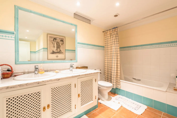 Image No.26-9 Bed Villa for sale