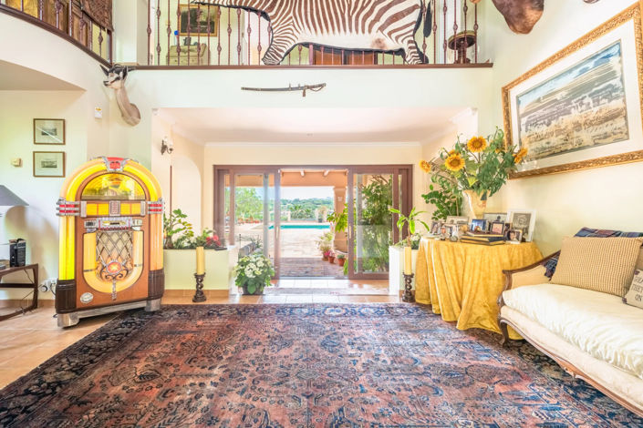 Image No.7-9 Bed Villa for sale