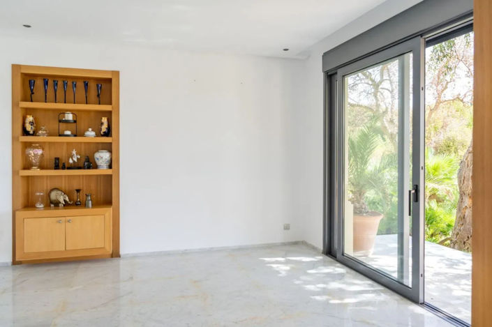 Image No.11-6 Bed Villa for sale