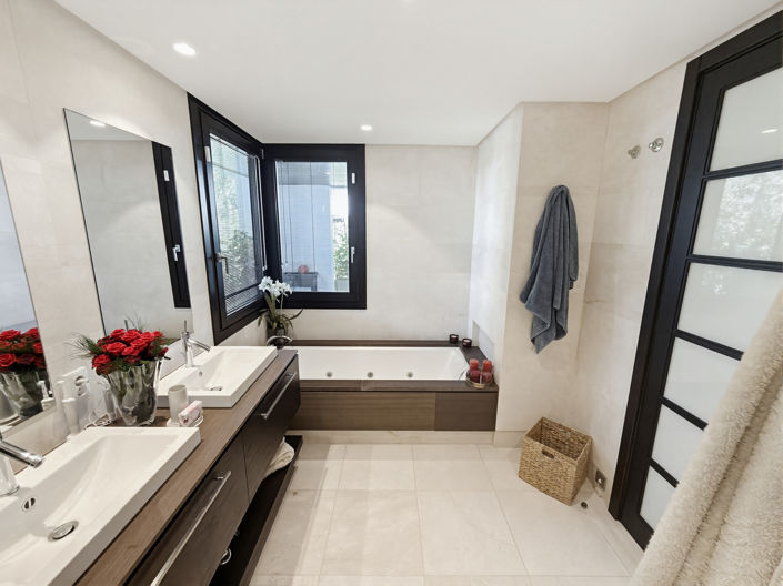 Image No.16-4 Bed Apartment for sale