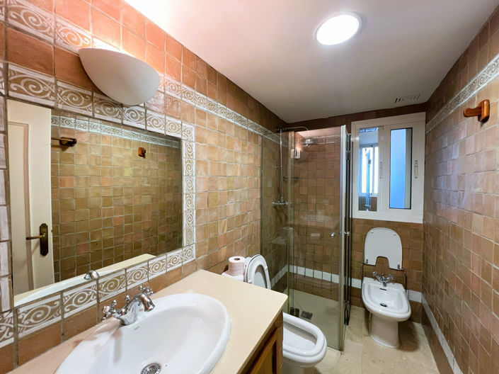 Image No.27-6 Bed Villa for sale
