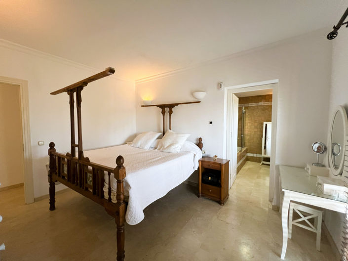 Image No.37-6 Bed Villa for sale