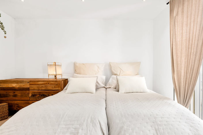 Image No.8-2 Bed House for sale
