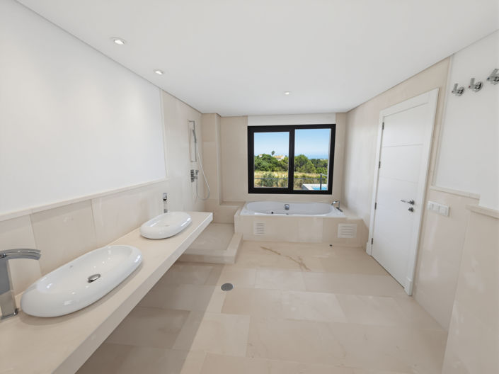 Image No.12-6 Bed Villa for sale
