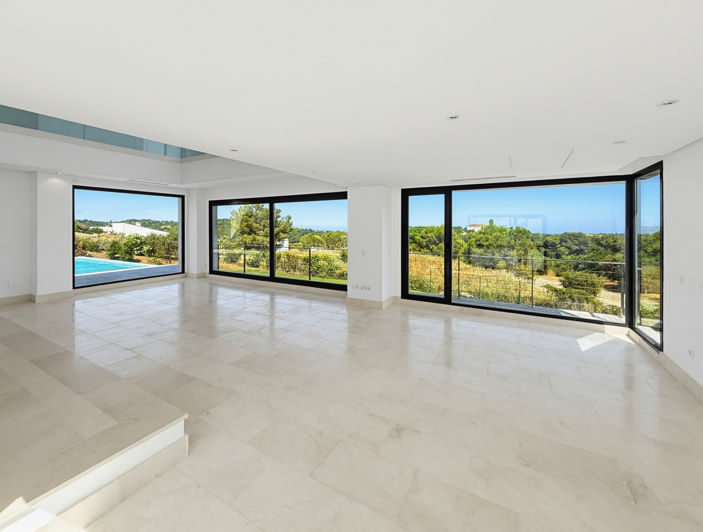 Image No.8-6 Bed Villa for sale