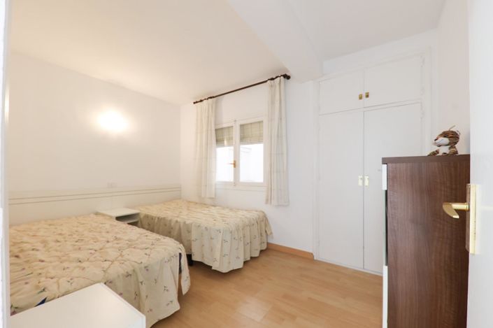 Image No.9-2 Bed Apartment for sale