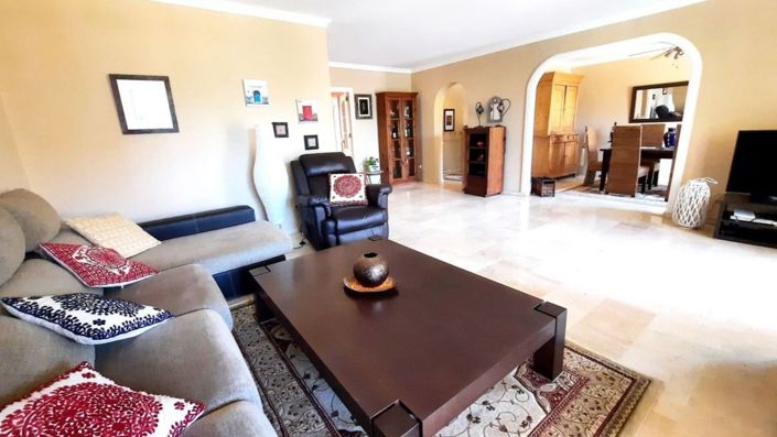 Image No.17-4 Bed Semi-Detached for sale