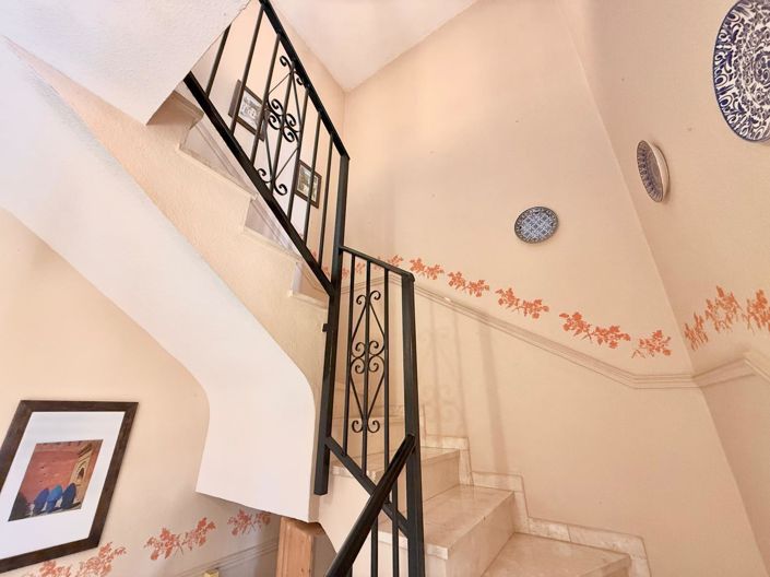 Image No.19-4 Bed Semi-Detached for sale
