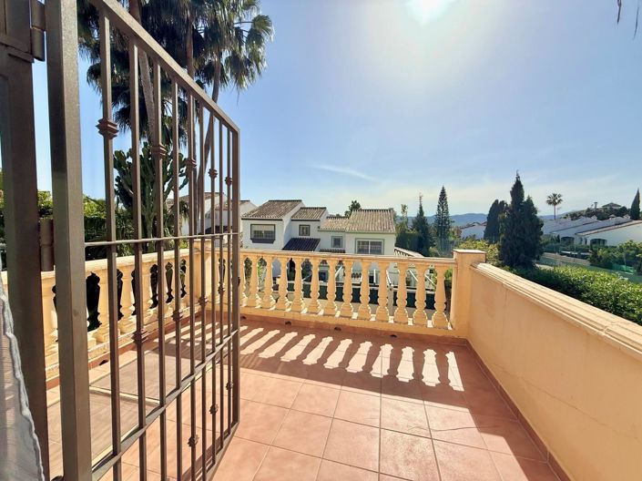 Image No.21-4 Bed Semi-Detached for sale