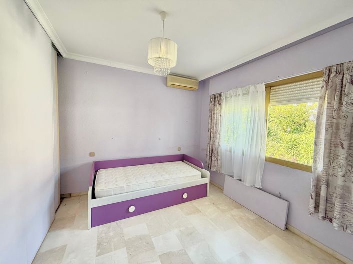 Image No.25-4 Bed Semi-Detached for sale